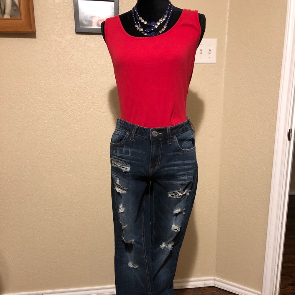 Maurices Distressed Jeans Size 7/8. NWT